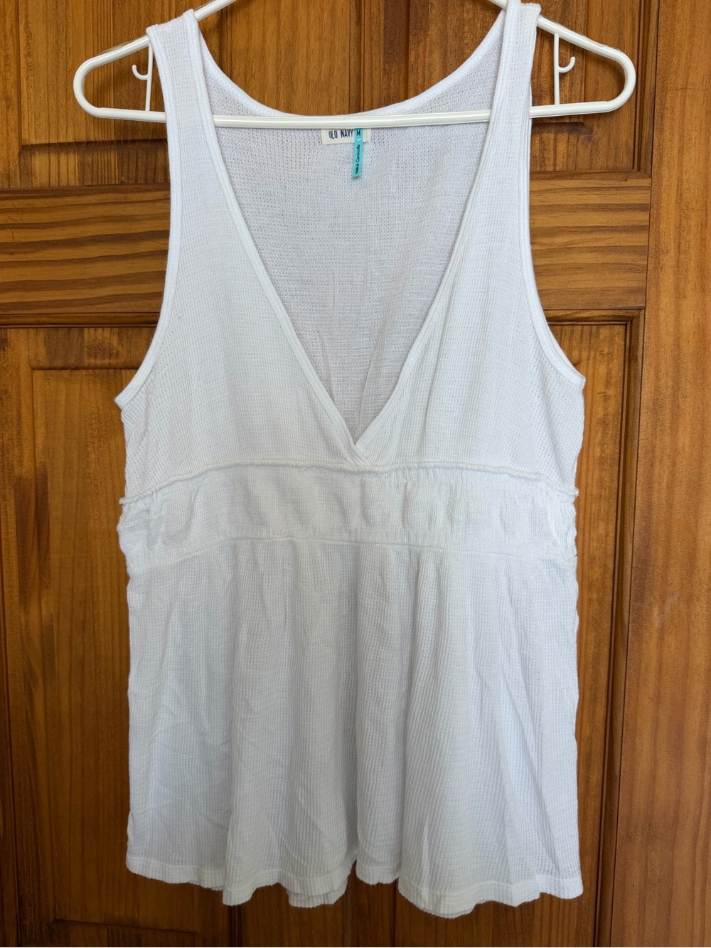 Old Navy White Sleeveless V-Neck Tank
